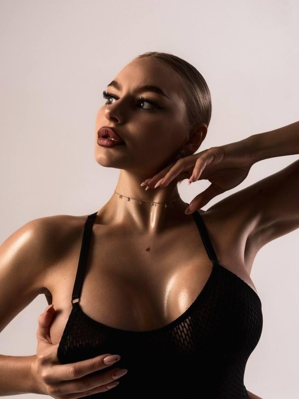 Лейла привлекательная девушка из Салавата цена от 9000 руб